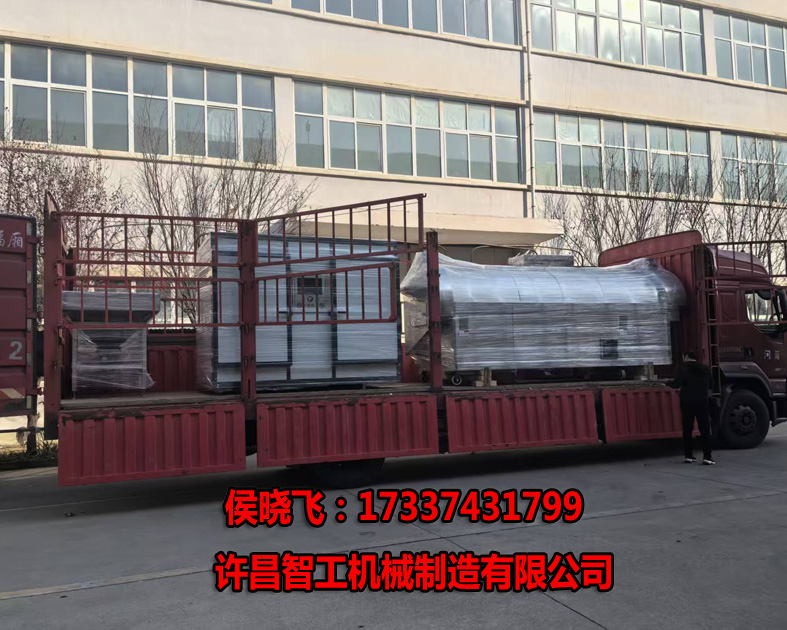 12.6日，許昌智工4米全套生產(chǎn)線專車發(fā)貨