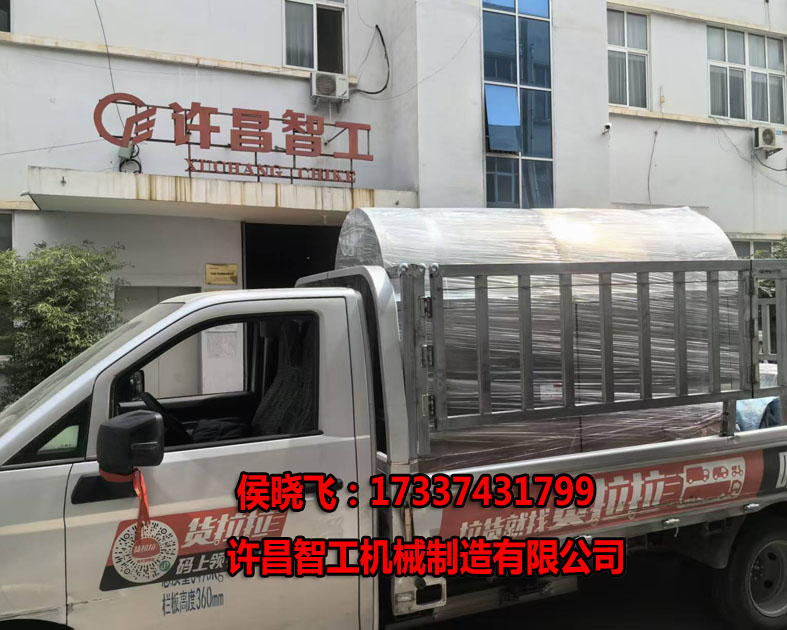 6.17日，客戶訂購(gòu)500型炒貨機(jī)專車發(fā)貨